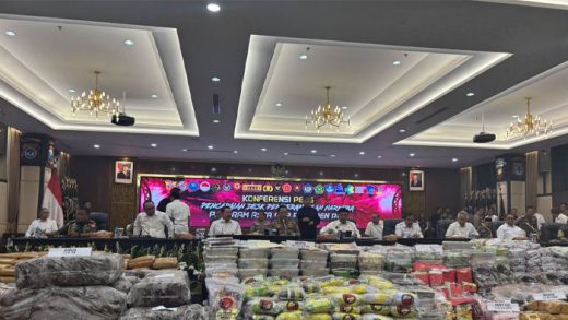 2.900 Kampung Narkoba: Bebas Narkoba atau Narkoba Bebas?